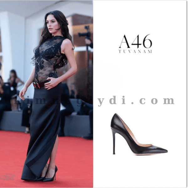 Melis Sezen Venedik Film Festivali kırmızı halıda Tuvanam elbise ve Gianvito Rossi topuklularıyla